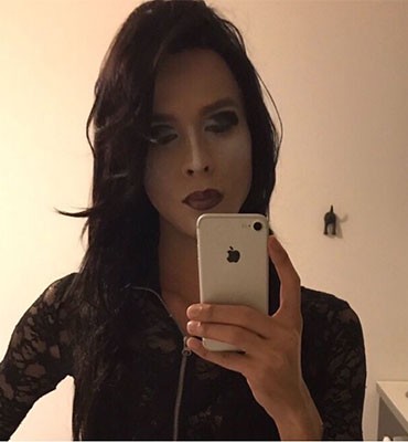 JEUNE TRÈS BELLE TRANS DOMINATION POUR DÉBUTANTS - Trans en Pantin